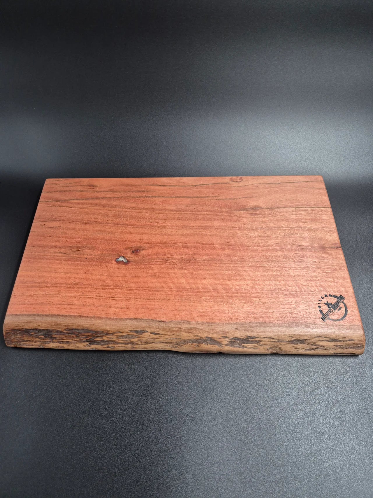 Stringybark Chopping Board (medium)