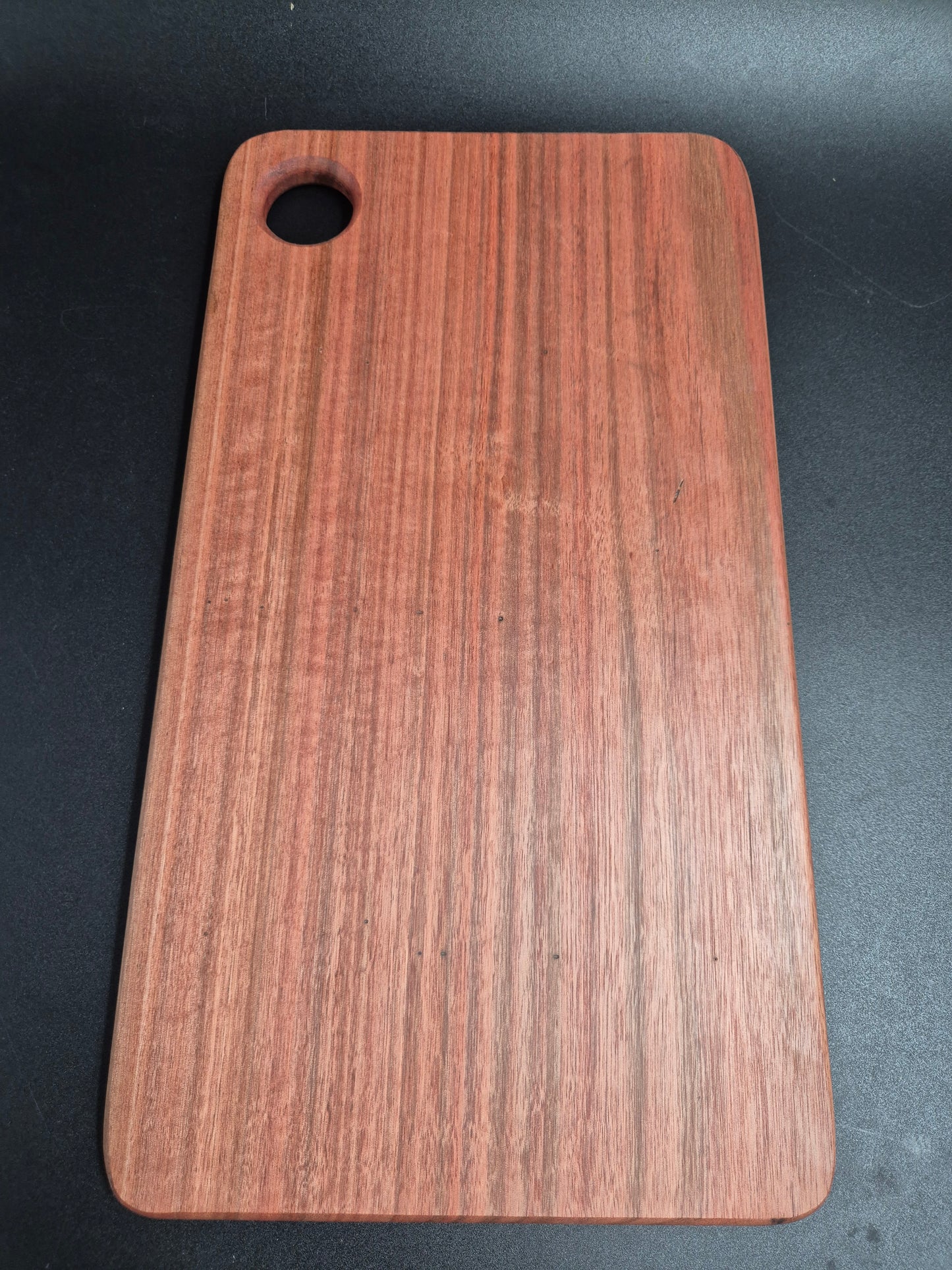 Strinkybark Chopping Board (Medium)
