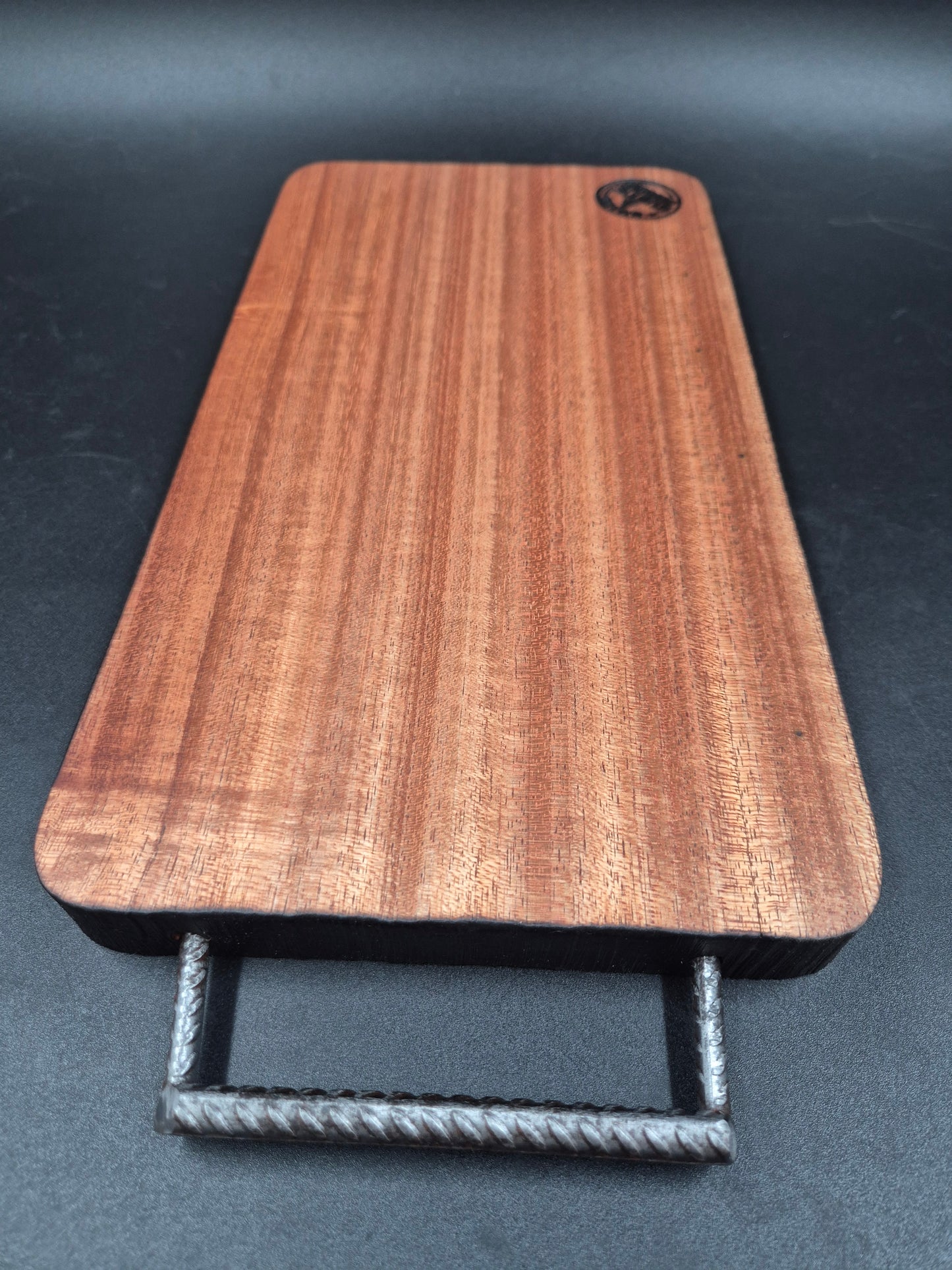 White Mahogany Chopping Board With Rebar Handle (Medium)