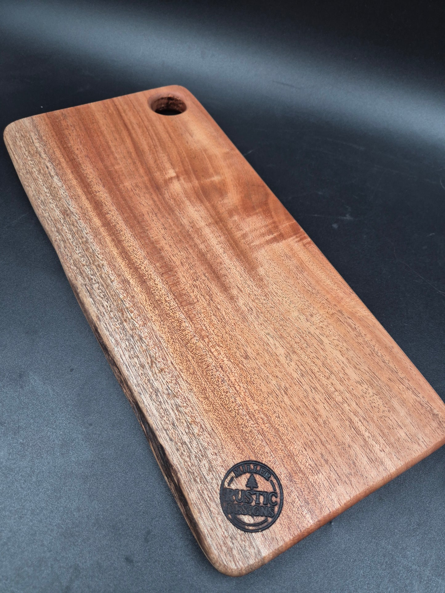 White Mahogany Chopping Board (Large) Shimmering Effect 2/3