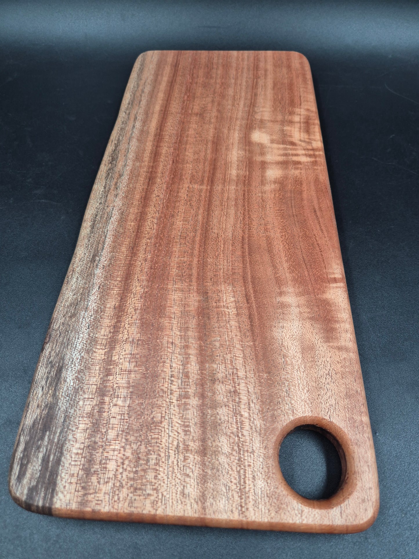 White Mahogany Chopping Board (Large) Shimmering Effect 2/3