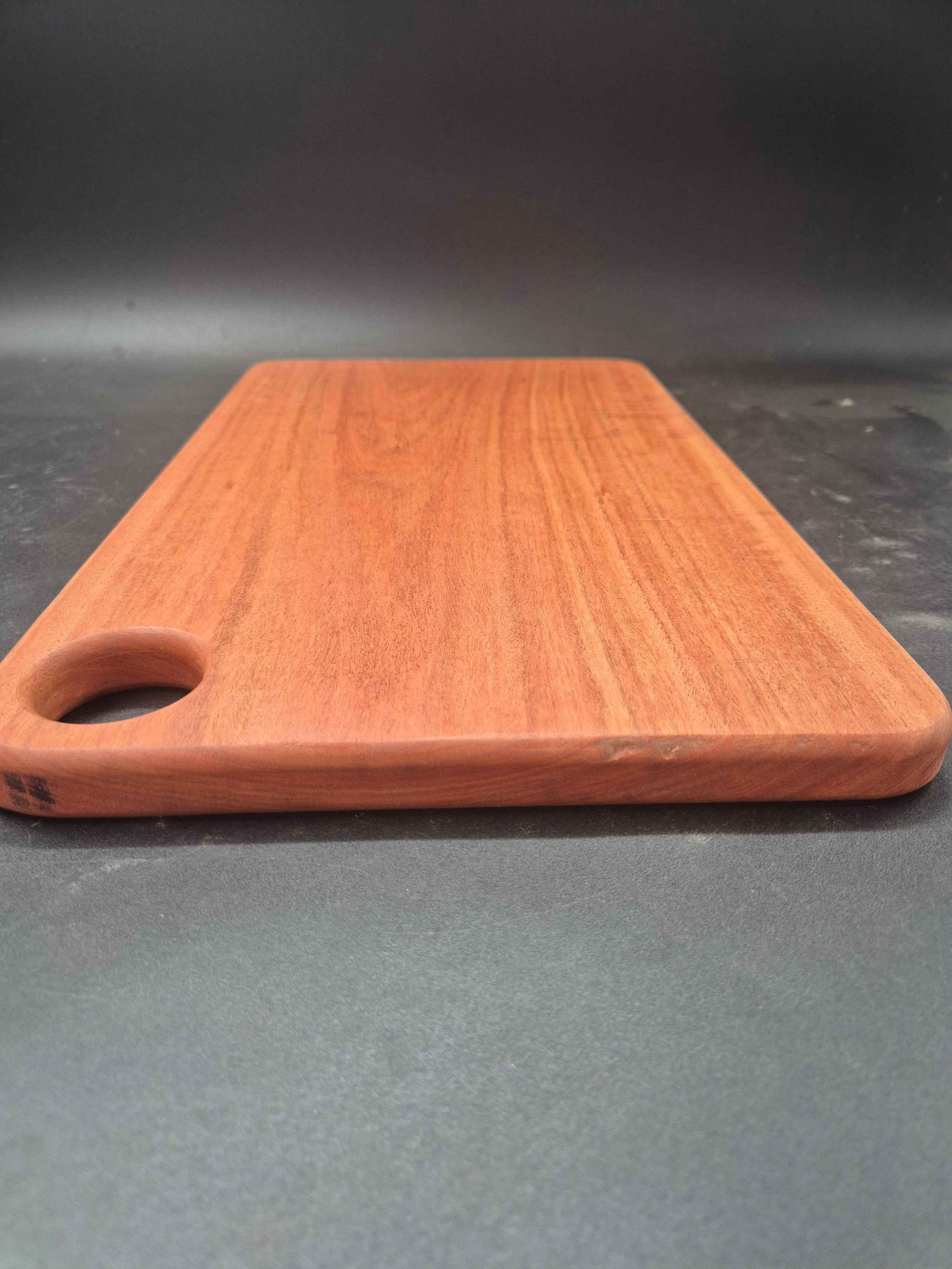 Premium Low Tox Collection - Yellowbox - Medium Chopping Board